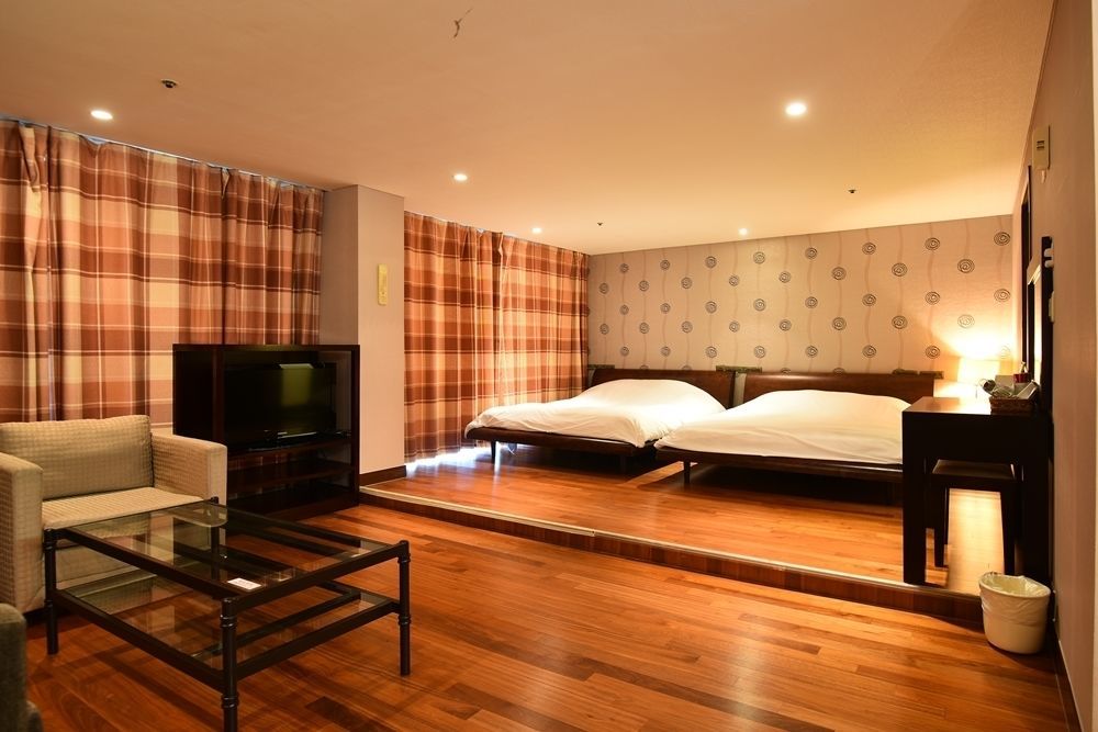 Lake Hills Jeju Resort Seogwipo Zewnętrze zdjęcie