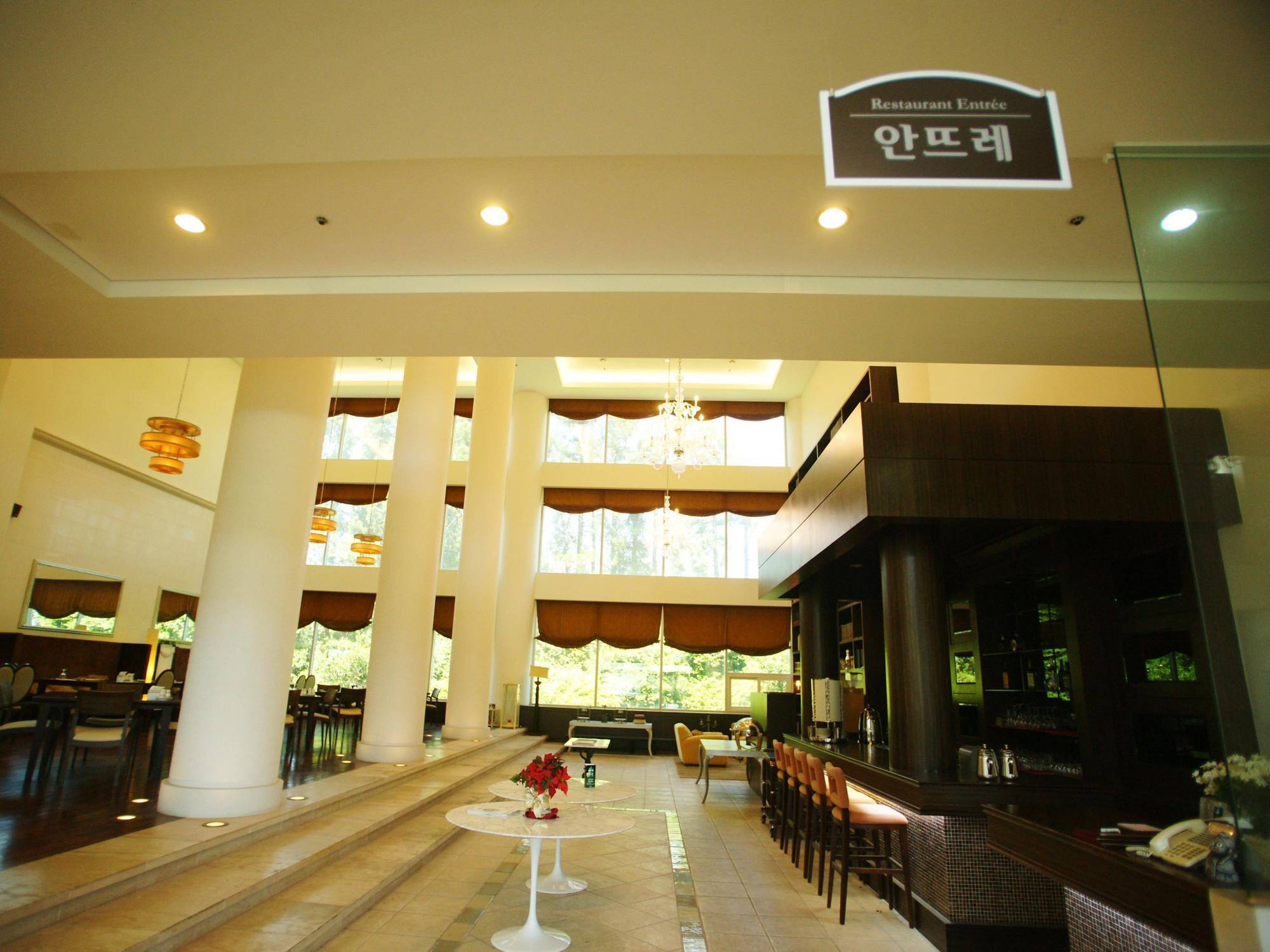 Lake Hills Jeju Resort Seogwipo Zewnętrze zdjęcie