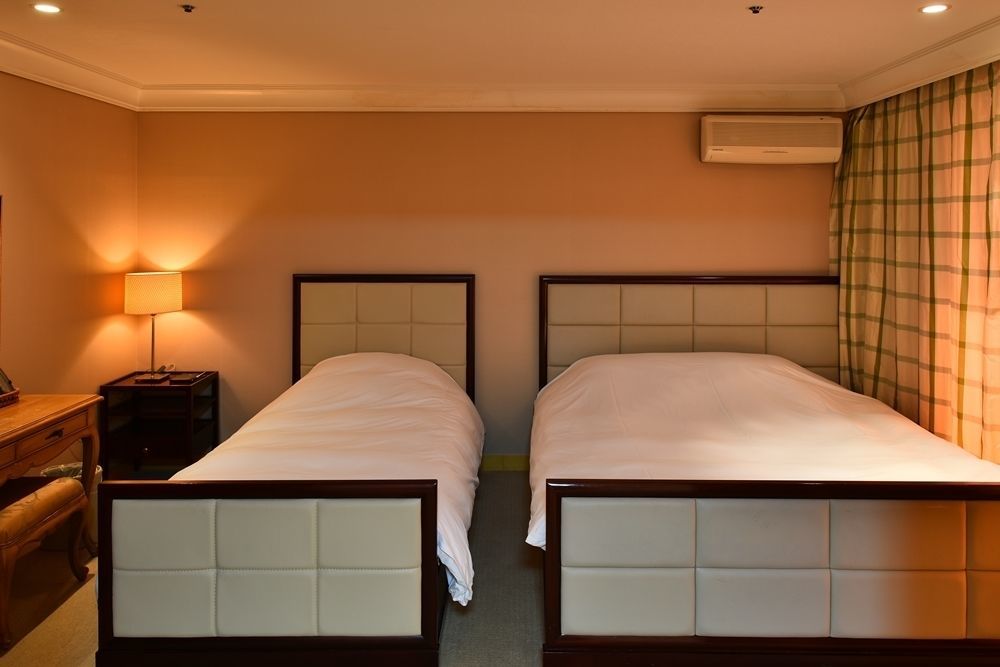 Lake Hills Jeju Resort Seogwipo Zewnętrze zdjęcie