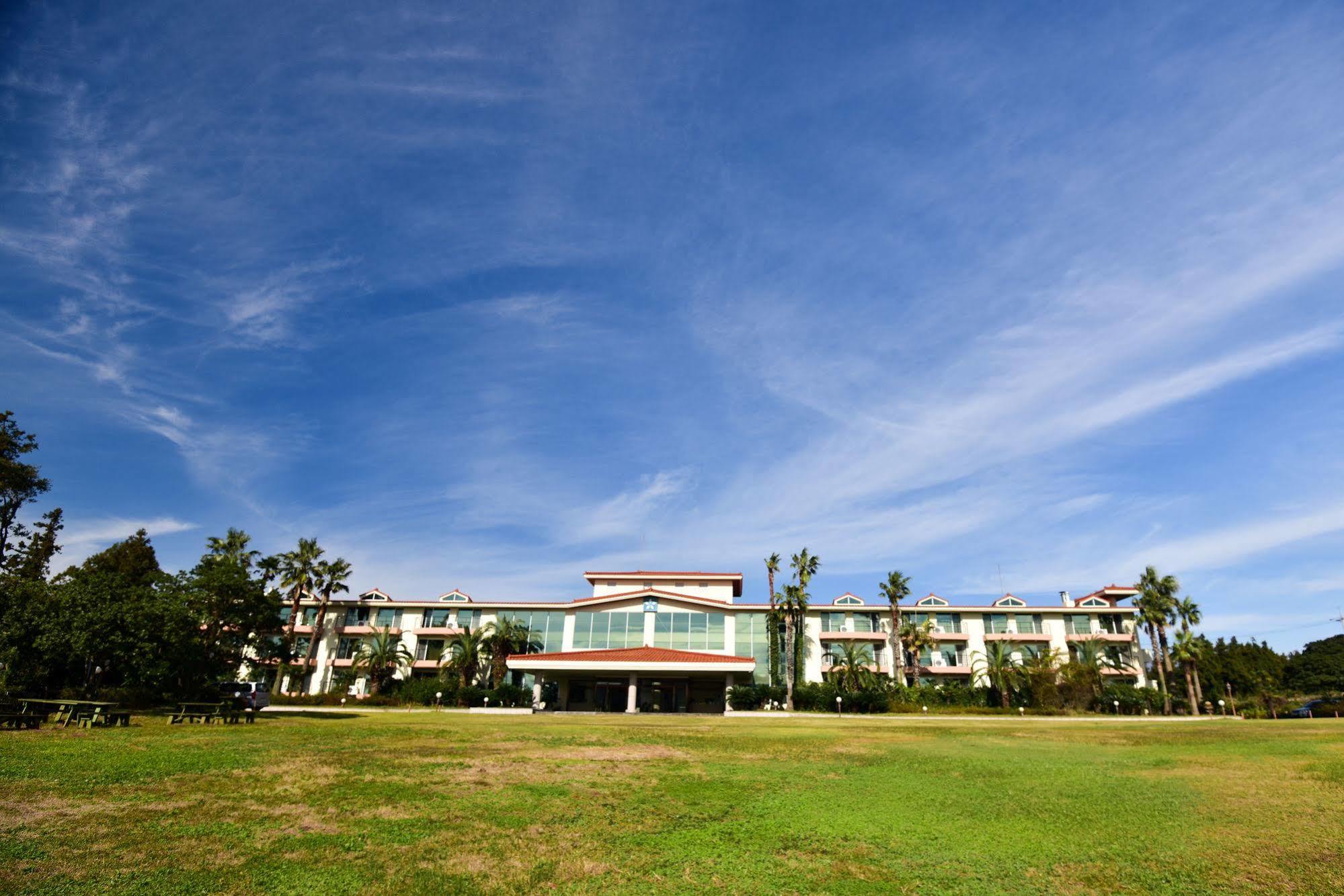 Lake Hills Jeju Resort Seogwipo Zewnętrze zdjęcie
