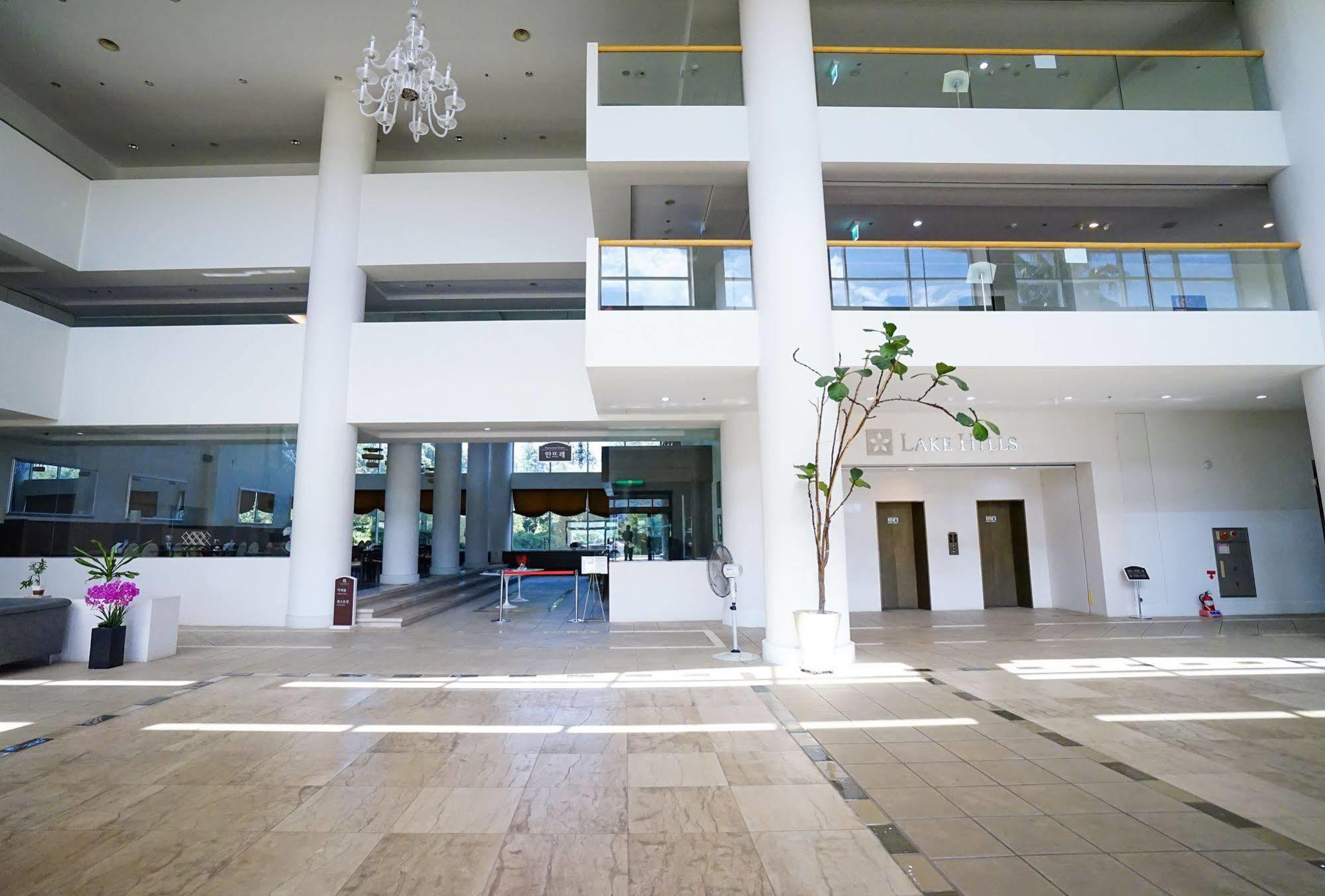 Lake Hills Jeju Resort Seogwipo Zewnętrze zdjęcie